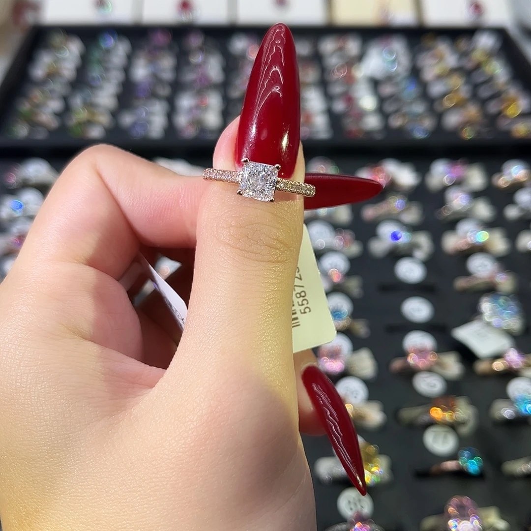 莫桑石非金属SH美微镶四爪白冰花1ct13圈