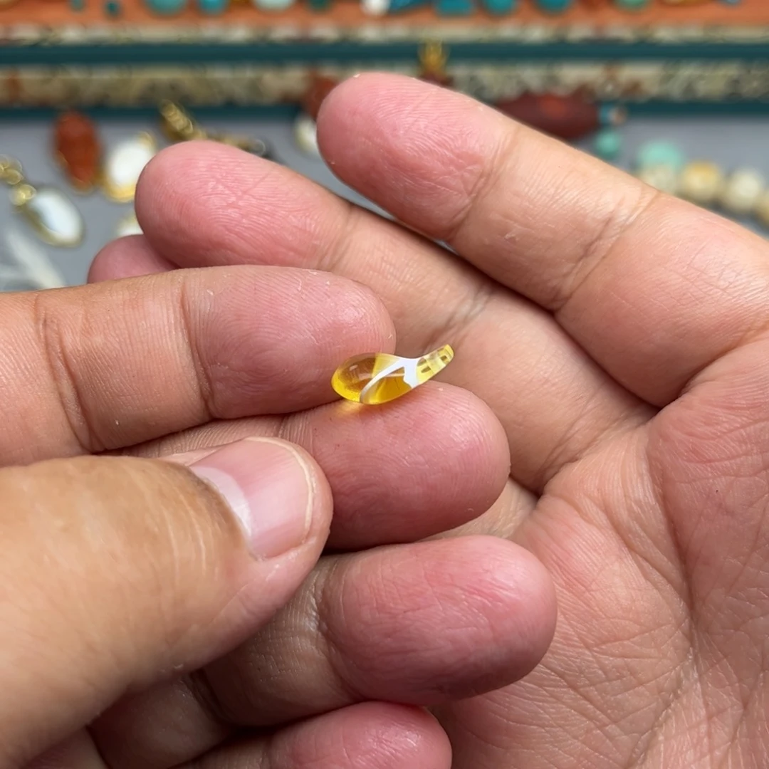 未镶嵌琥珀珠宝奇石6