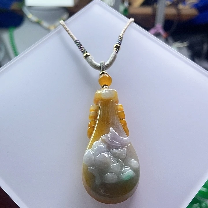 吊坠(赠链)未镶嵌翡翠