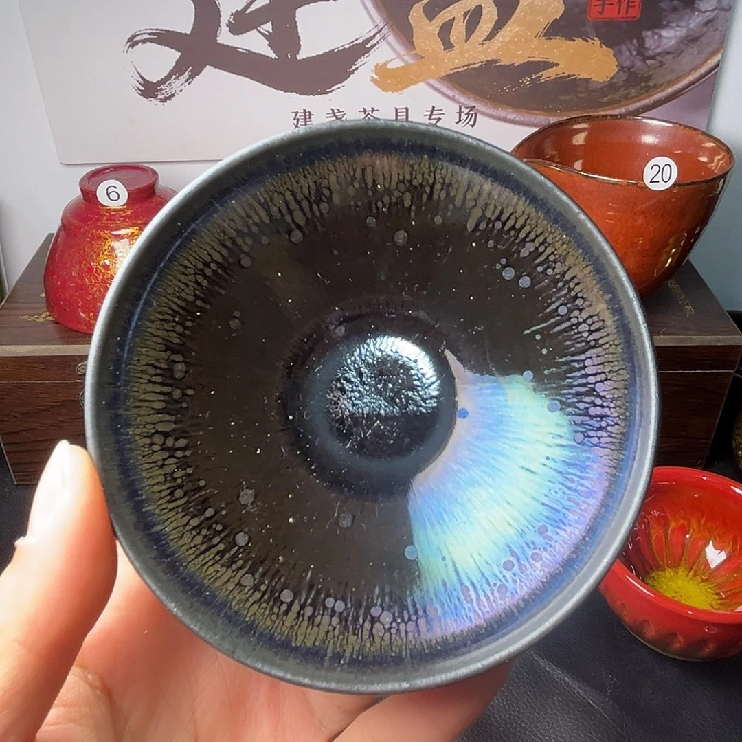 茶盏在这条街等的时间很