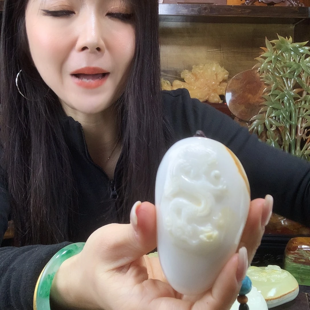 用***4石材古青石手把件