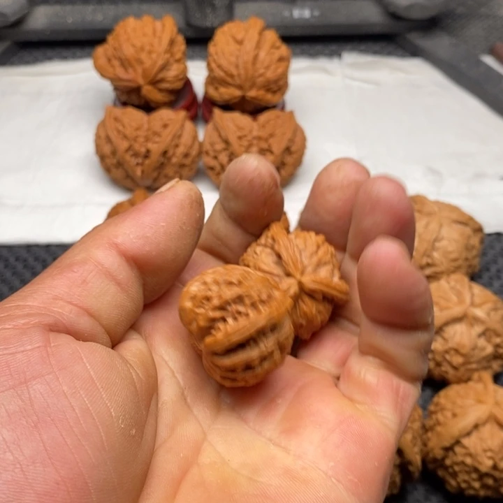 核桃把件盗*人拼接白狮子1