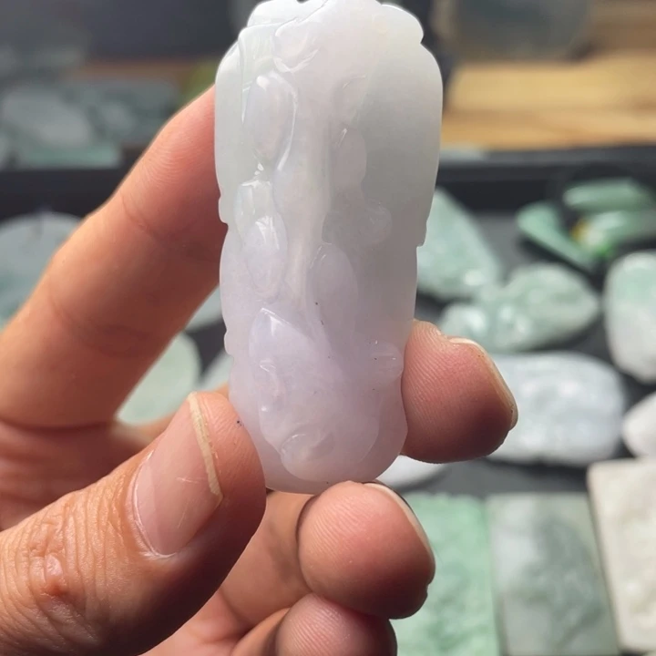 颈饰未镶嵌翡翠挂件