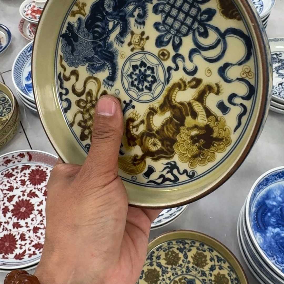 摆件釉里金狮子大壶承