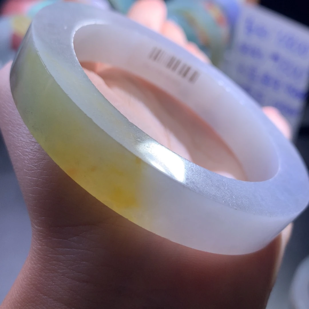 未镶嵌绚彩冰黄翡翠手镯定制翡翠