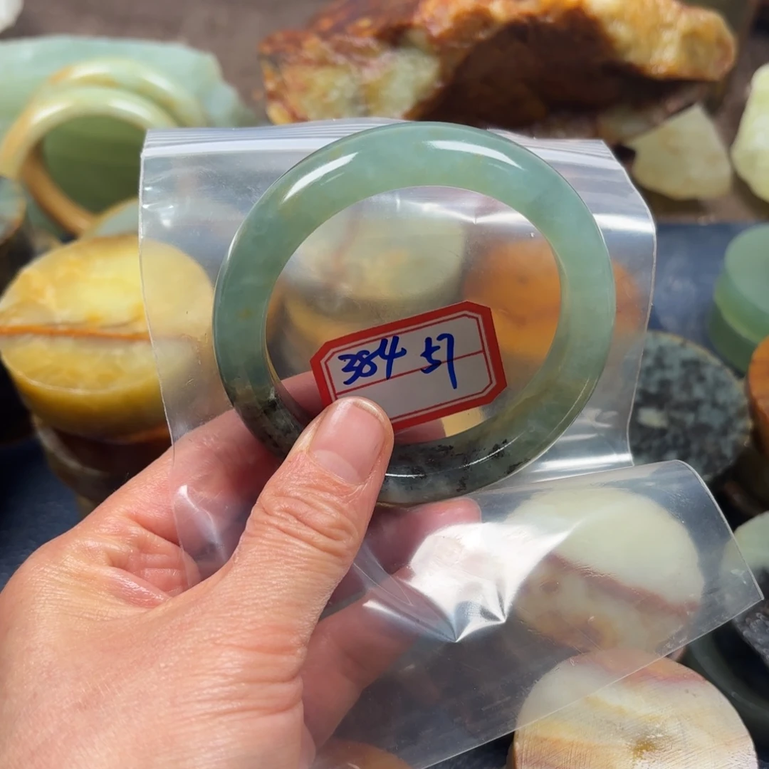 以***后蛇纹石玉未镶嵌珠宝半成品