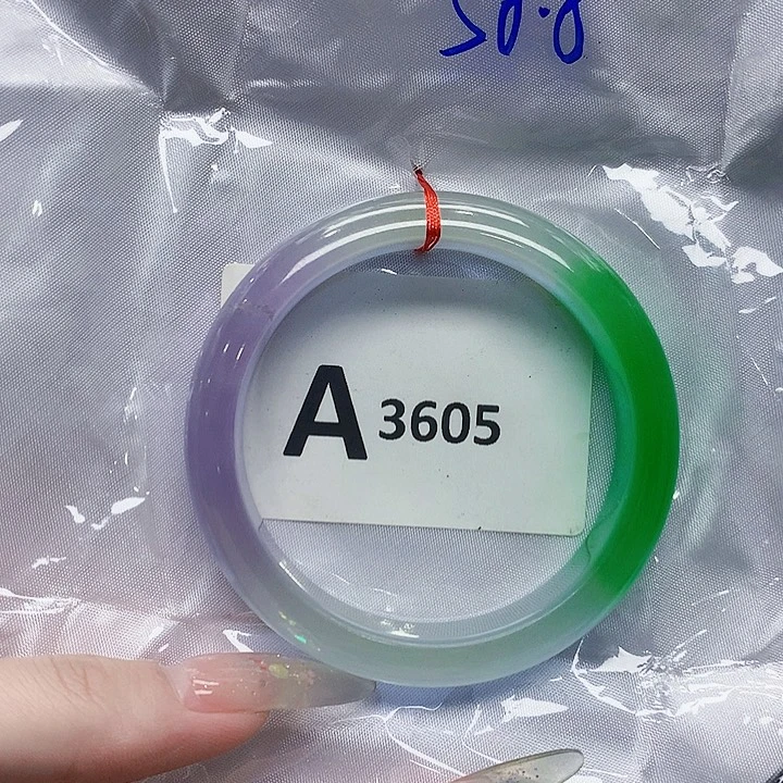 翡翠手镯未镶嵌默认微瑕