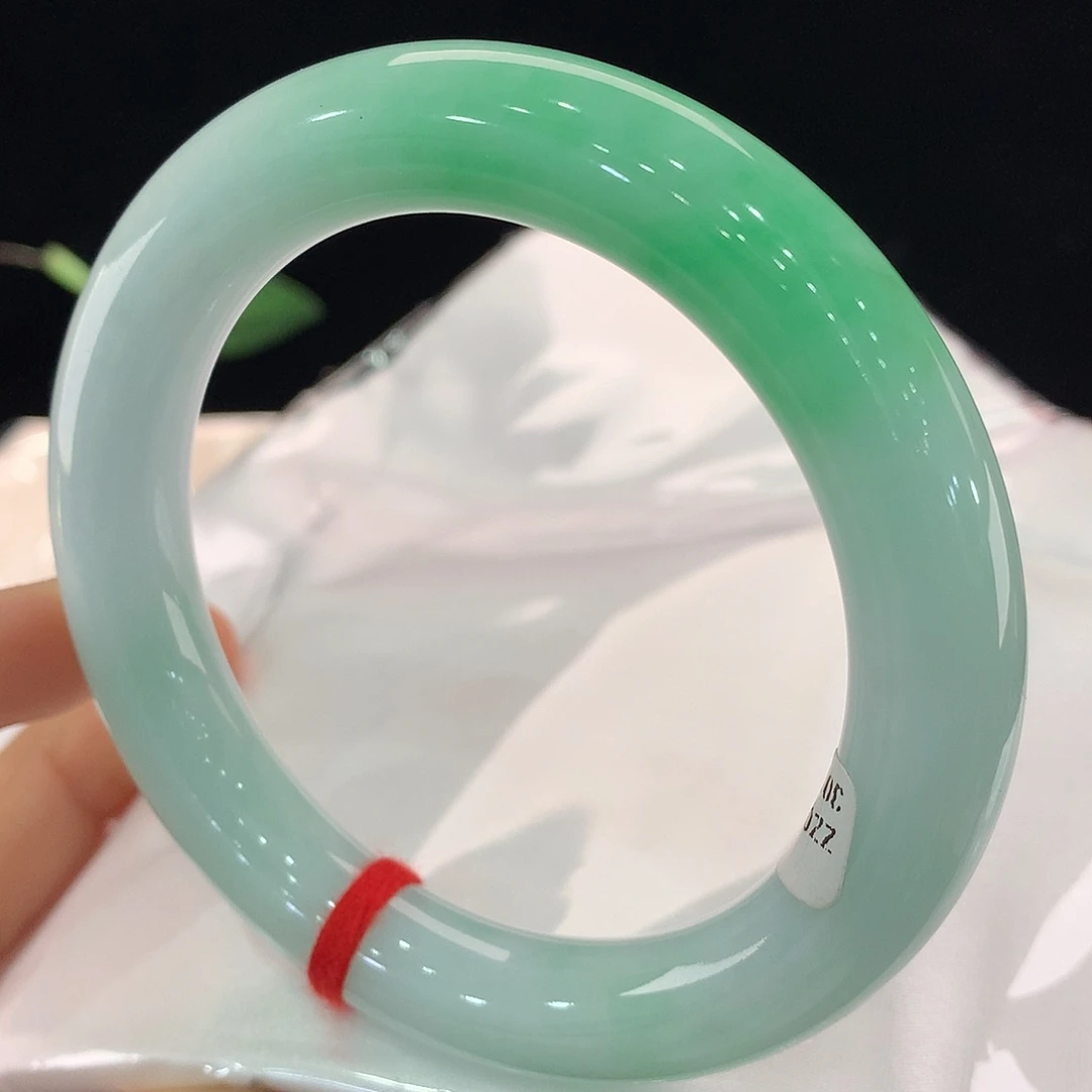 翡翠未镶嵌手镯0226