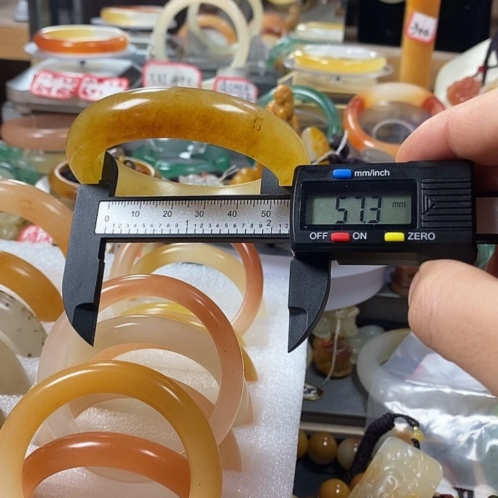 石英质玉（黄龙玉）合金手链