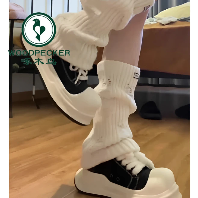 啄木鸟小众爆款黑白圆头米奇大头鞋女2024秋新款百搭厚底增高板鞋