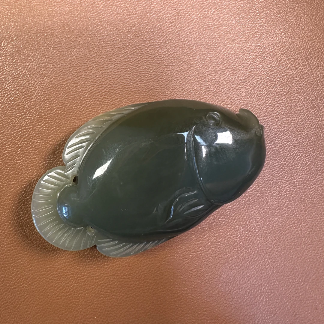 精品老玉挂件小鱼