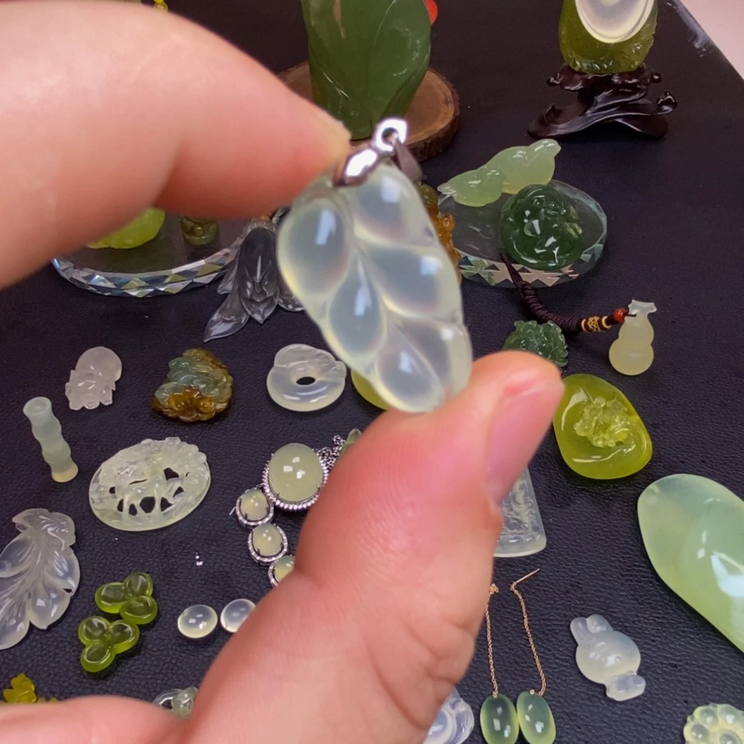 蛇纹石玉合金颈饰