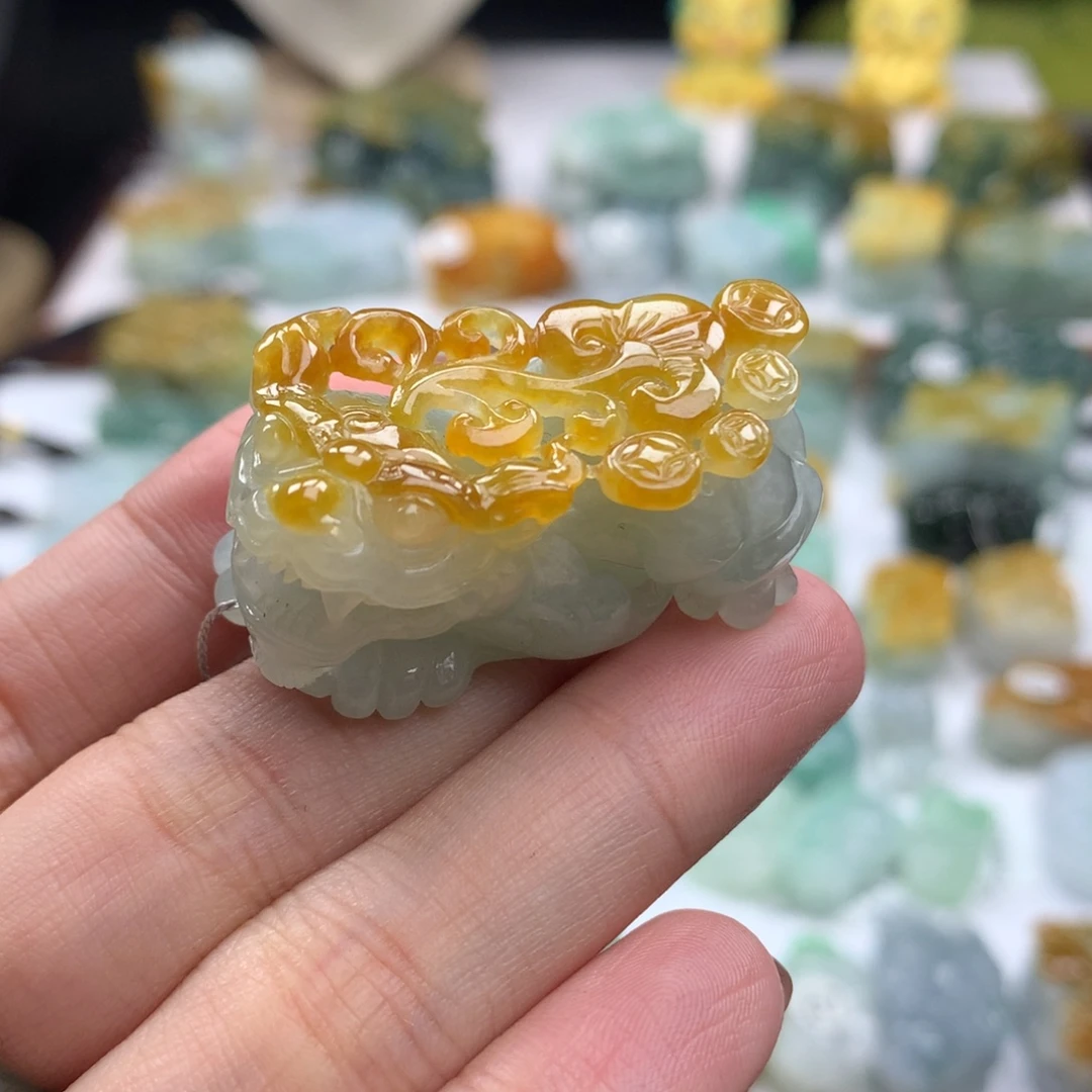 翡翠未镶嵌颈饰貔貅24