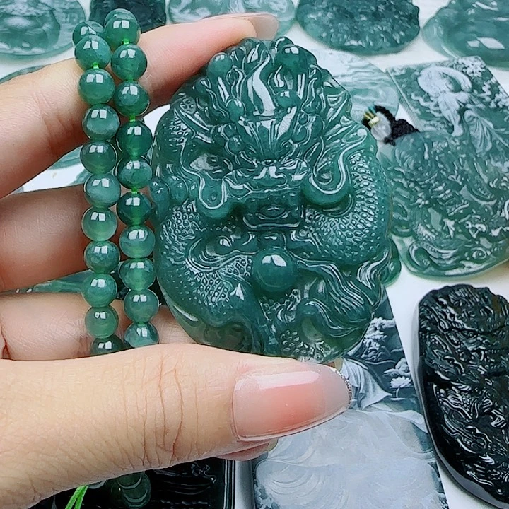 翡翠未镶嵌颈饰多样性发货天然的A货翡翠