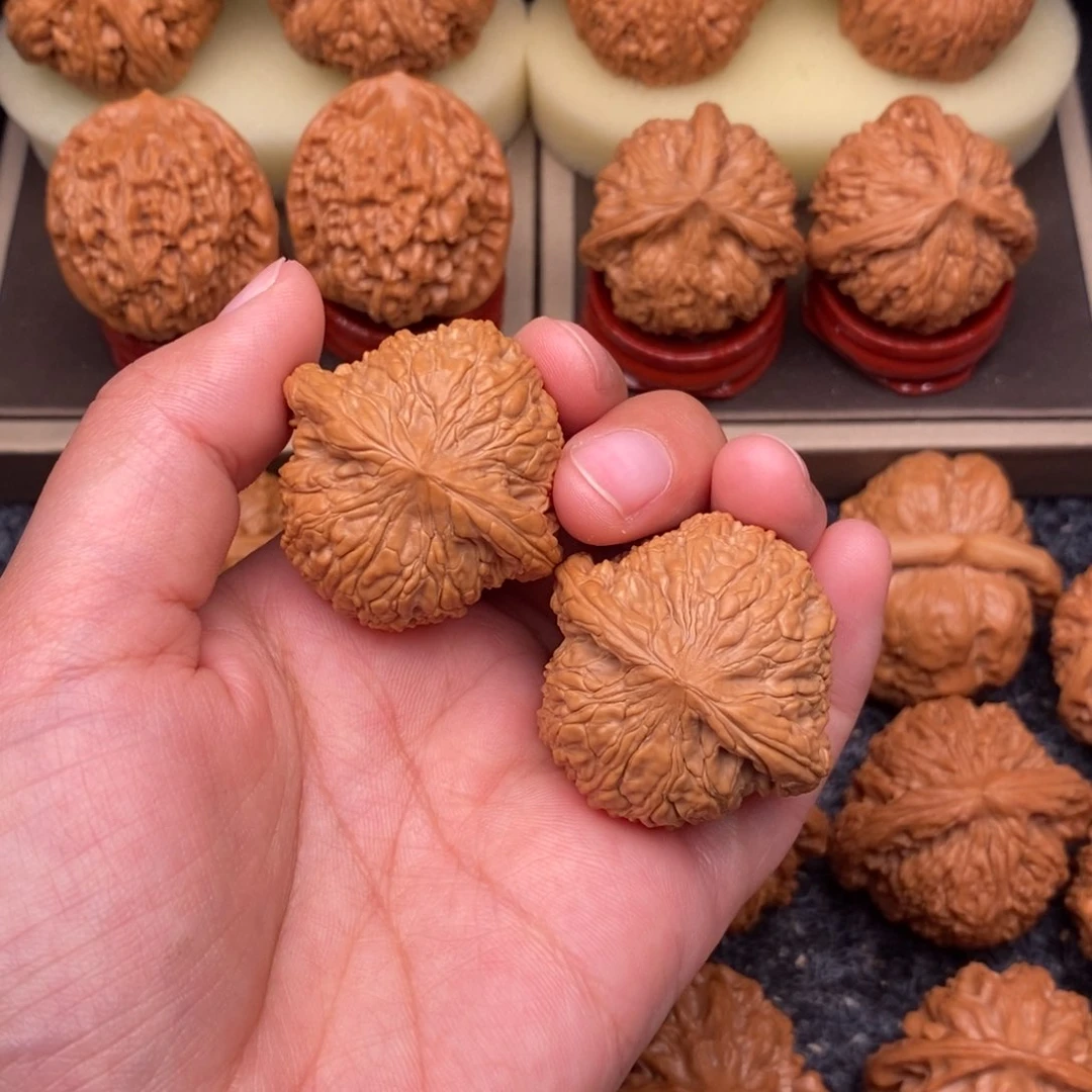 文玩核桃把件精品泥鳅背37