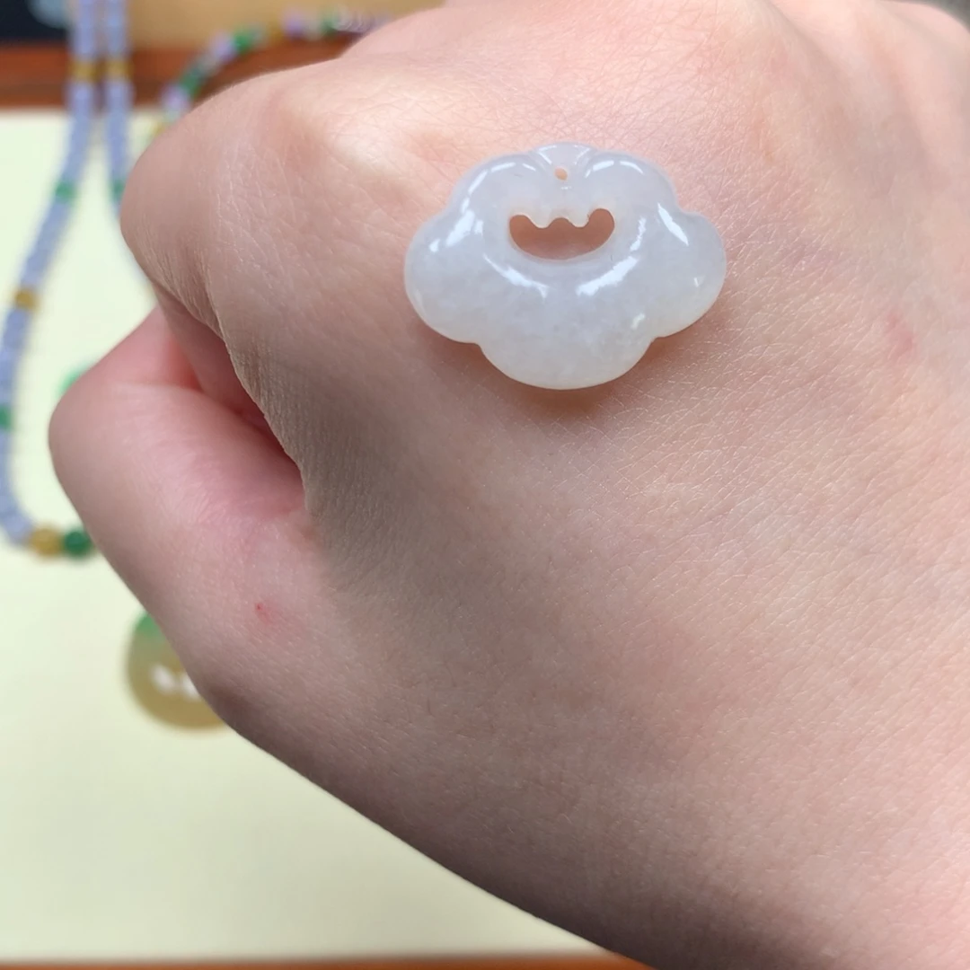 定制翡翠未镶嵌福贝