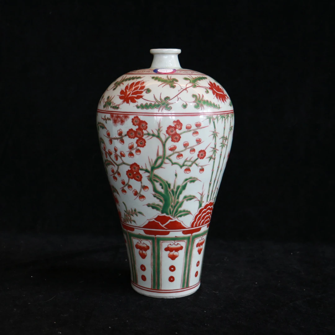 明晚期红绿彩梅瓶