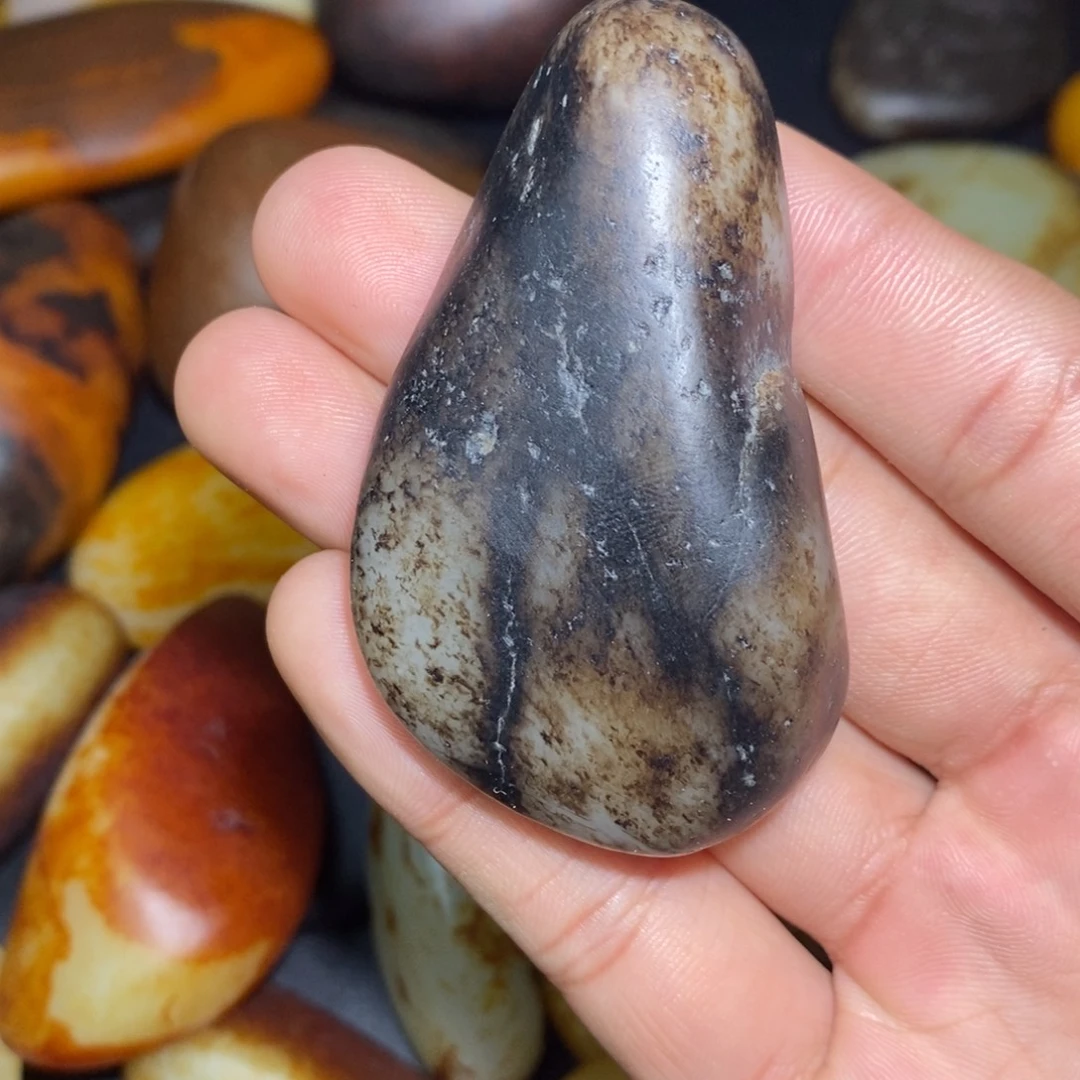 和田玉未镶嵌珠宝奇石