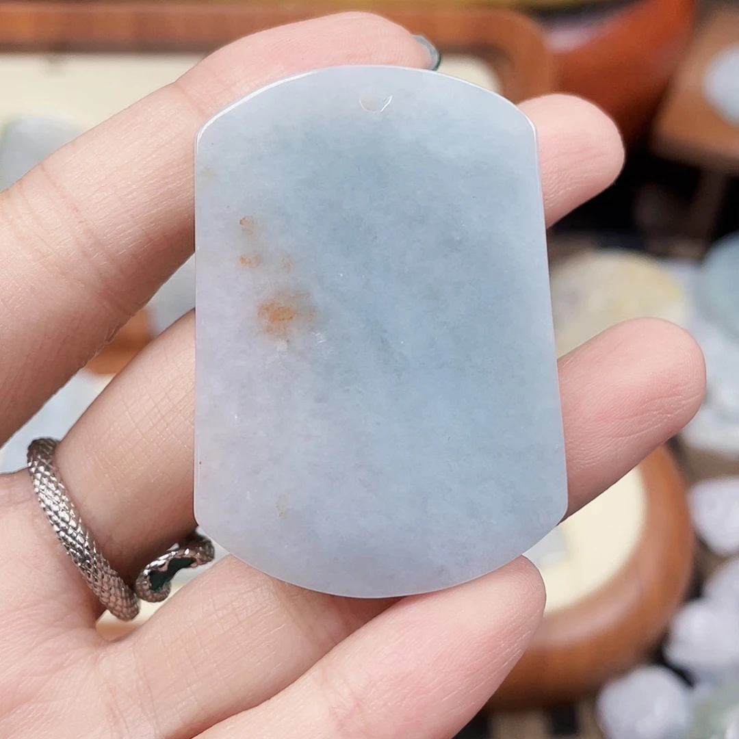 翡翠未镶嵌颈饰无事牌