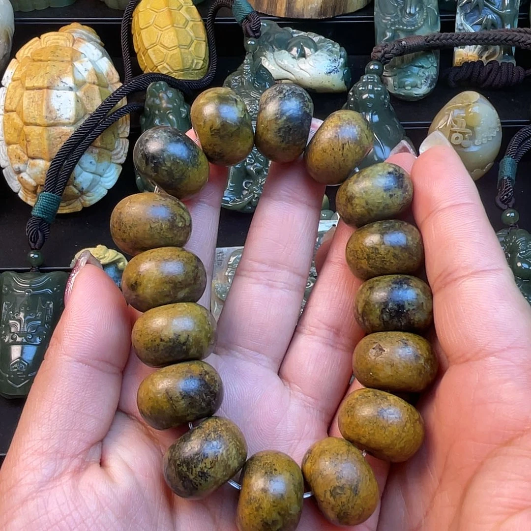 透闪石质玉未镶嵌手链