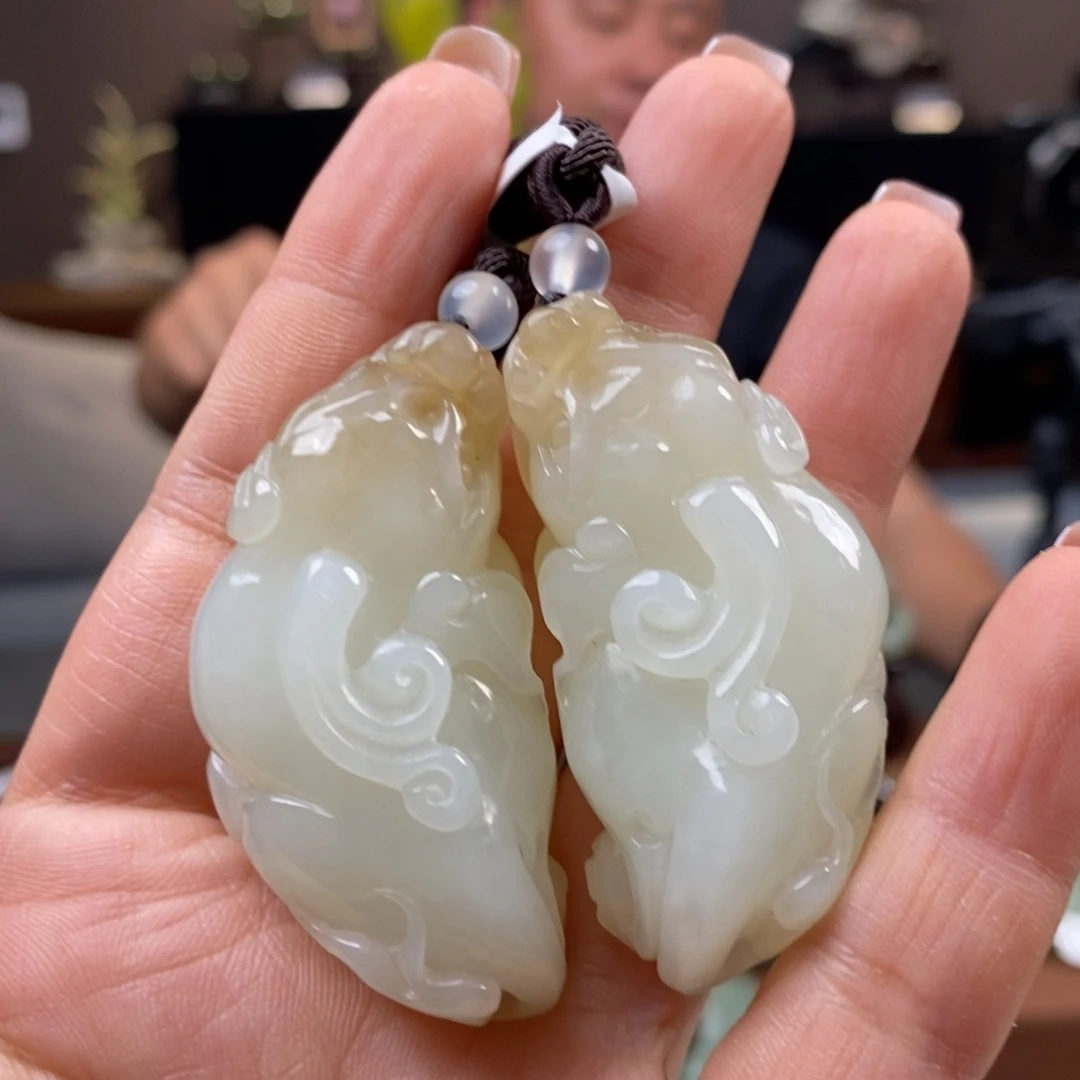 榴***机和田玉未镶嵌挂件