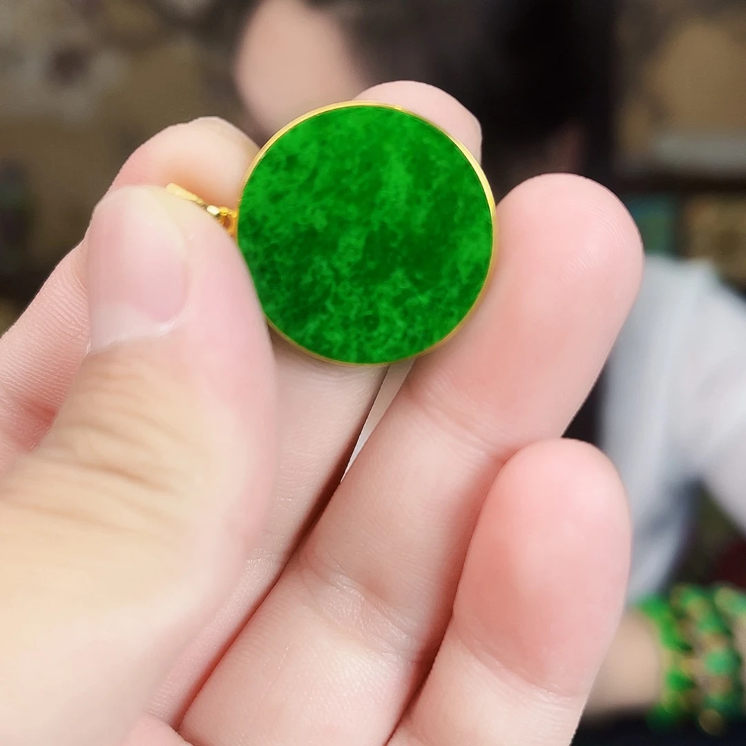 翡翠18K金镶嵌套链吊坠