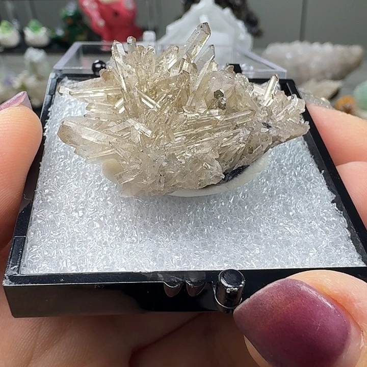 石材79号灰水晶摆件