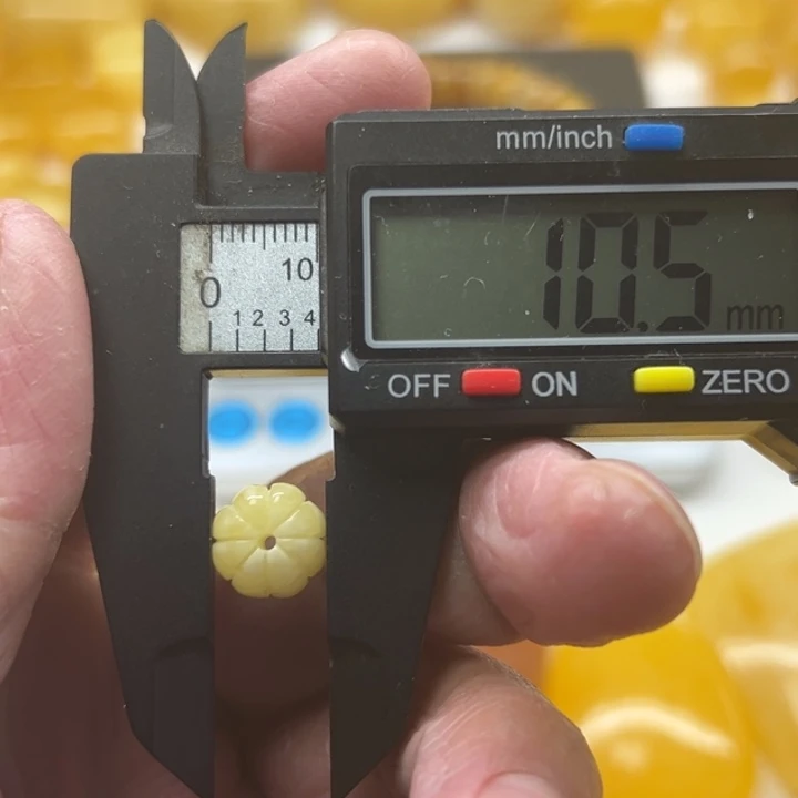 琥珀（矿物珀）未镶嵌裸石