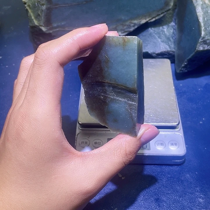 未镶嵌和田玉（糖玉）珠宝半成品