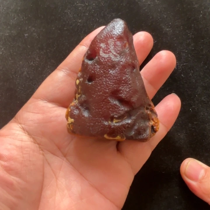 蜜蜡未镶嵌珠宝奇石