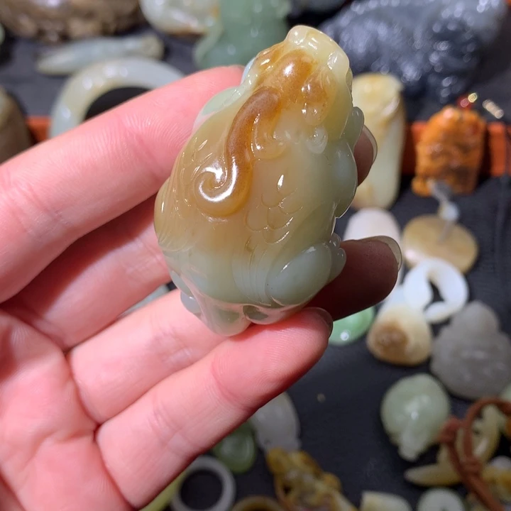 暴***吧和田玉未镶嵌颈饰