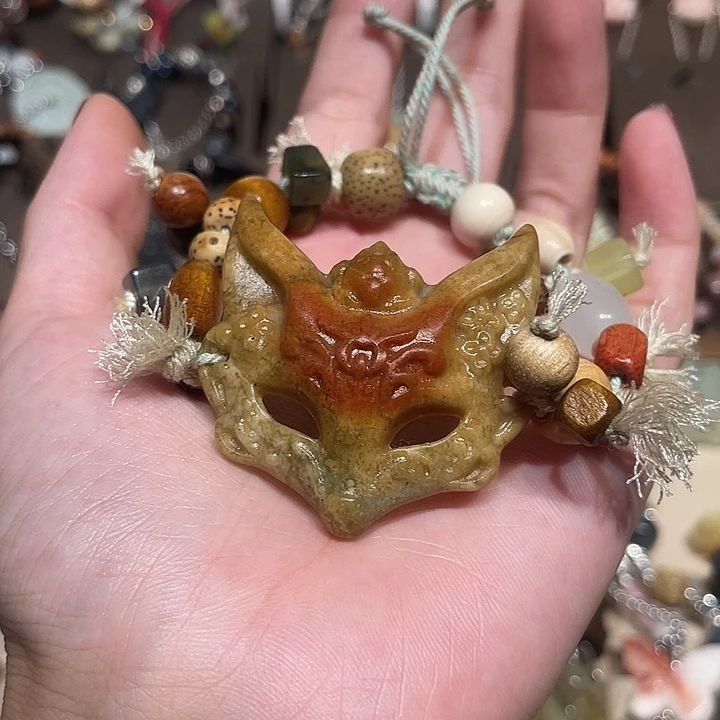 刘****蛇纹石玉合金颈饰