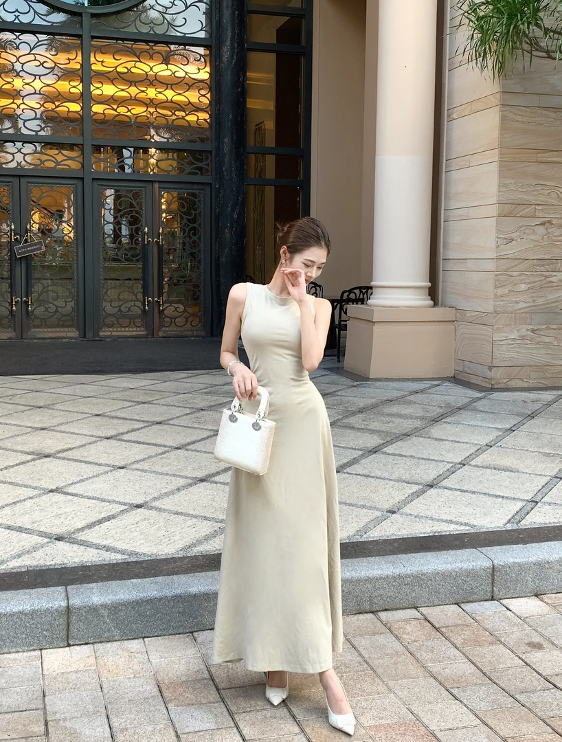 秋季温柔淑女背心裙女修身显瘦气质无袖连衣裙A字收腰内搭长裙