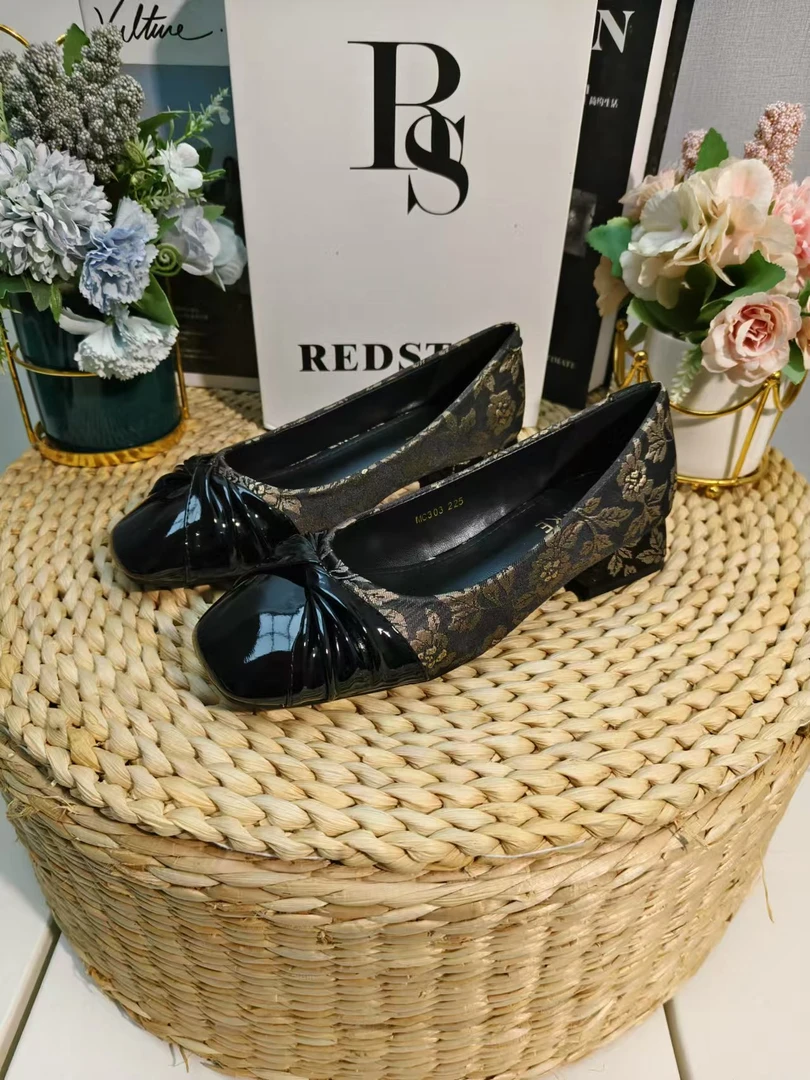 黑色MC303方头拼接粗跟气质小香风休闲百搭温柔浅口软皮单鞋女