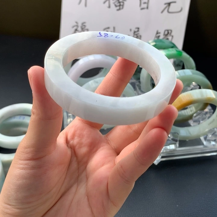 未镶嵌58-60定制翡翠