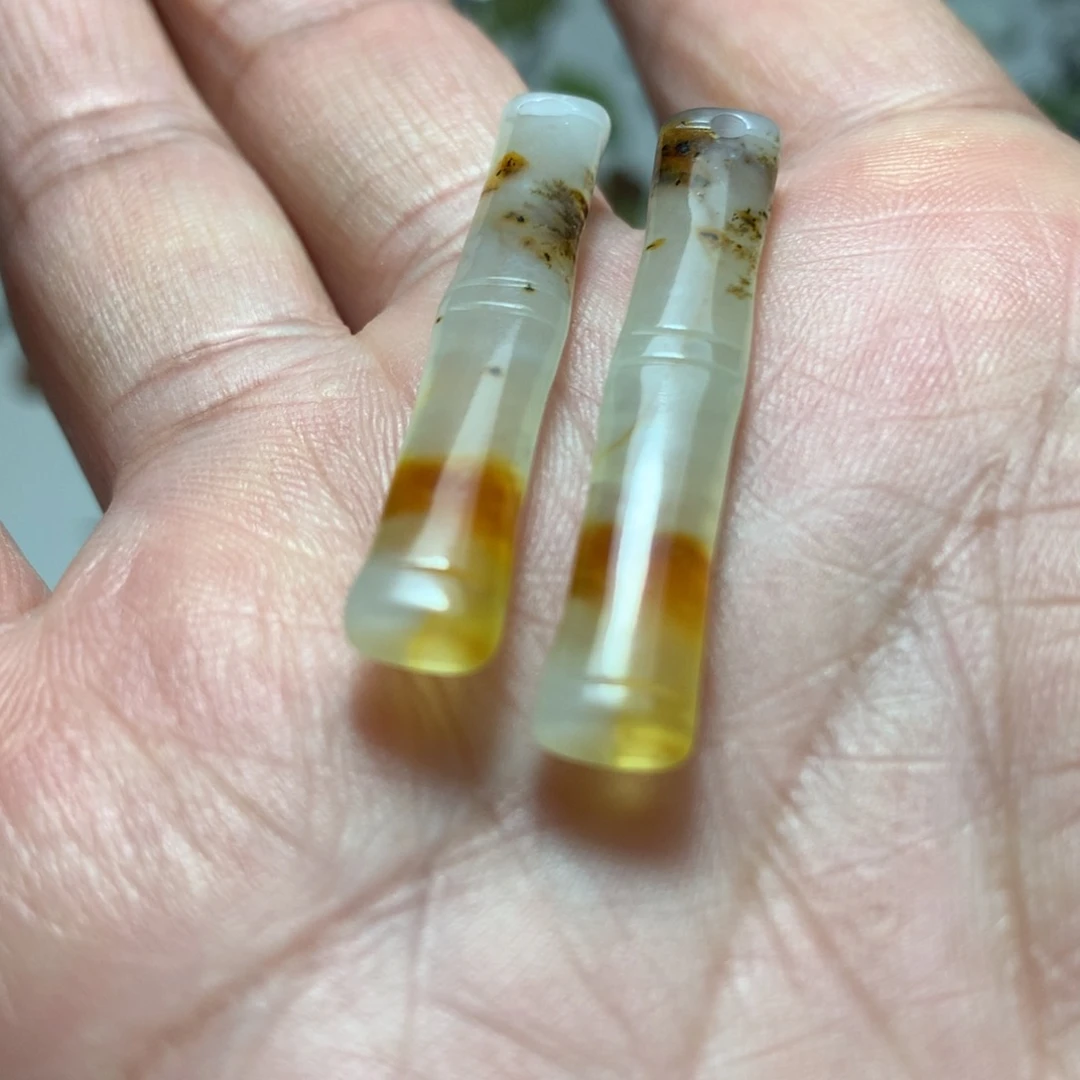 蛇纹石玉耳环未镶嵌