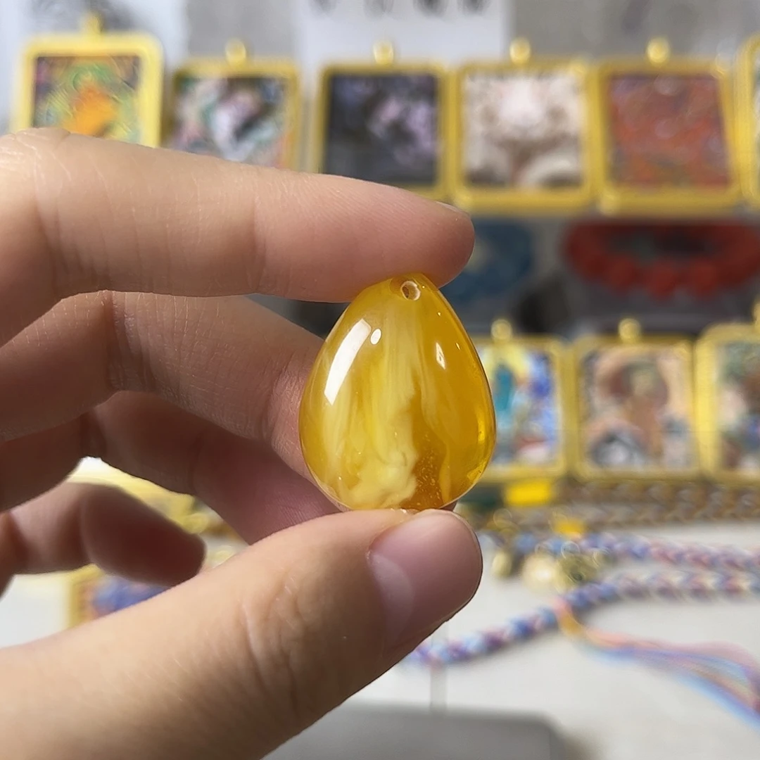 爱***锤琥珀未镶嵌颈饰矿坑6