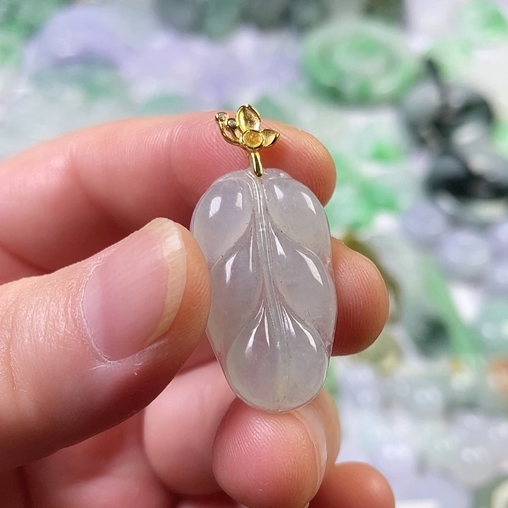 翡翠未镶嵌颈饰叶子