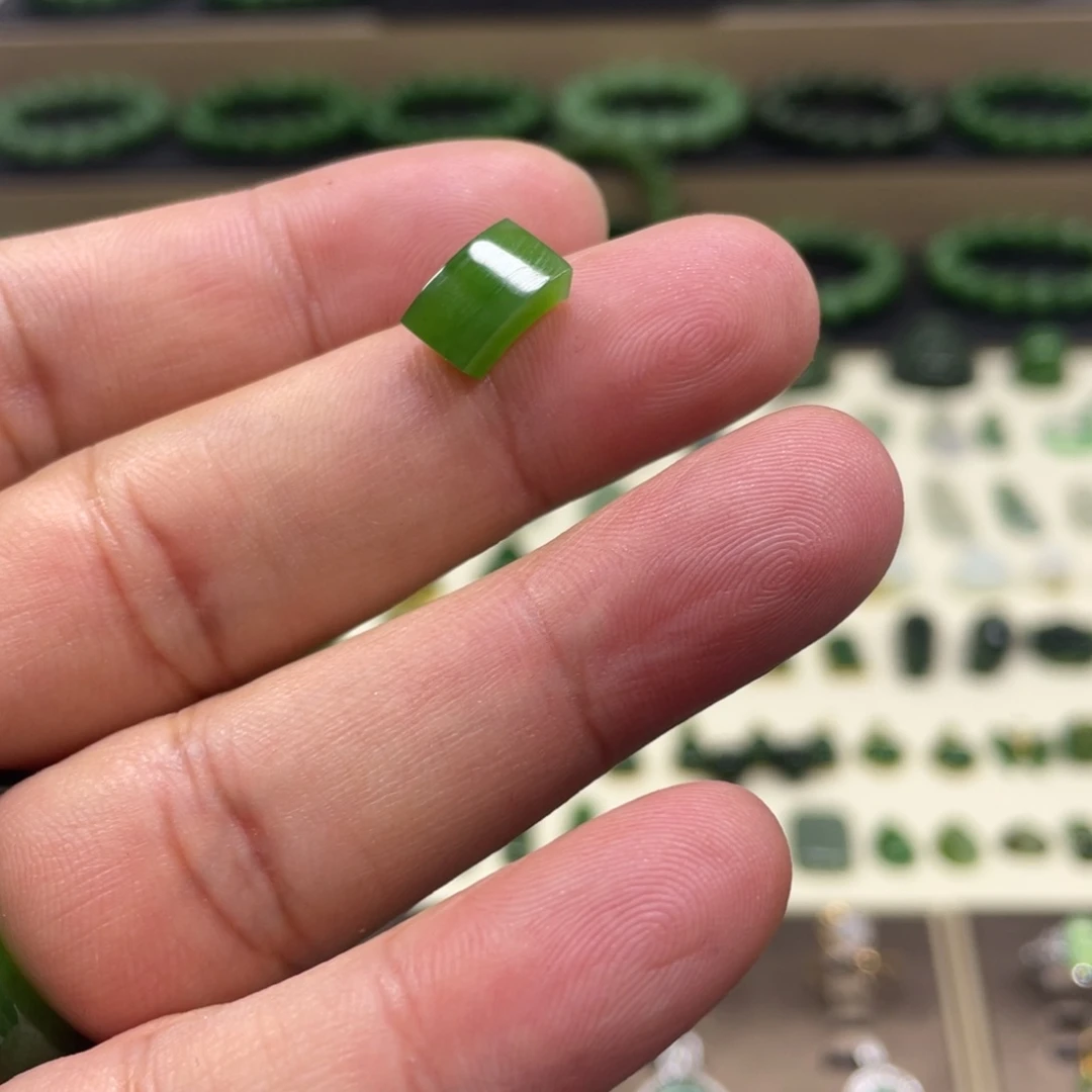 和田玉（碧玉）未镶嵌颈饰