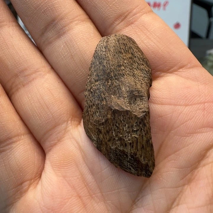 海南沉水包头1.81克，灵动花香
