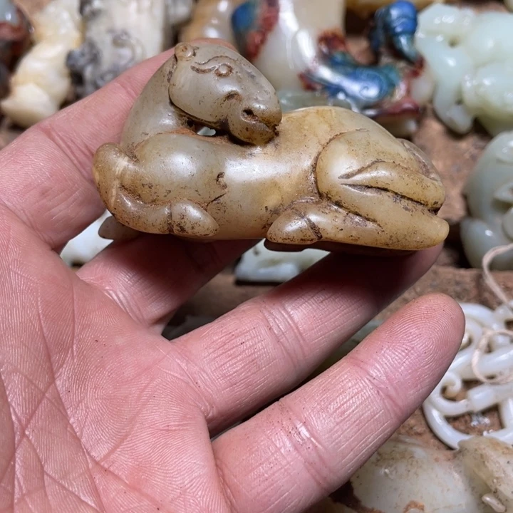 秋***莲和田玉（糖玉）未镶嵌颈饰