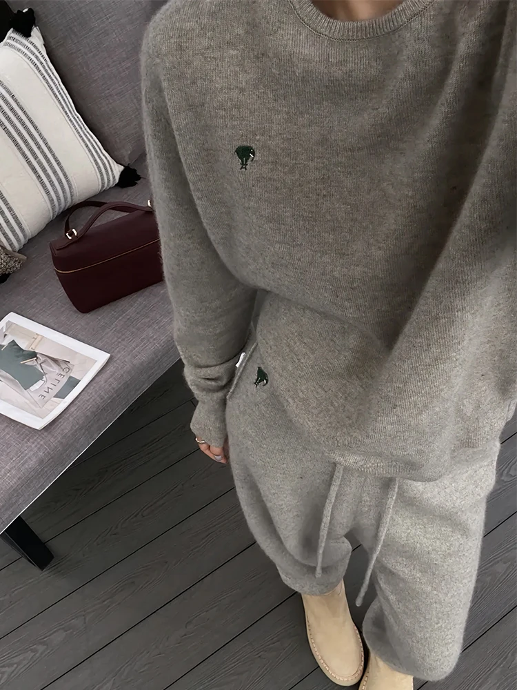 秋季搭配一整套韩系穿搭高级感休闲显瘦灰色毛衣针织套装裤女2025