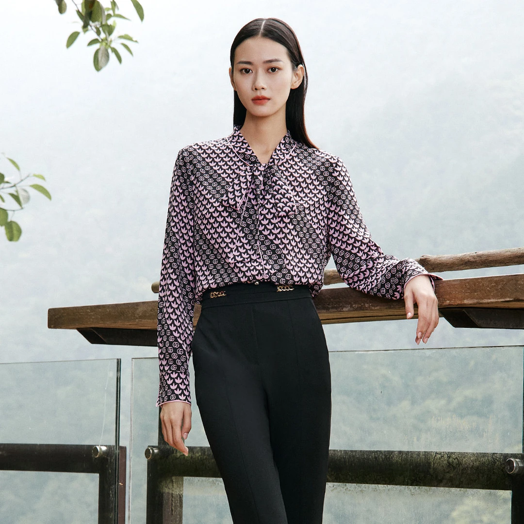 【众心专属】歌蒂诗秋专柜新款时尚印花蝴蝶系带领衬衫 1D32A1059