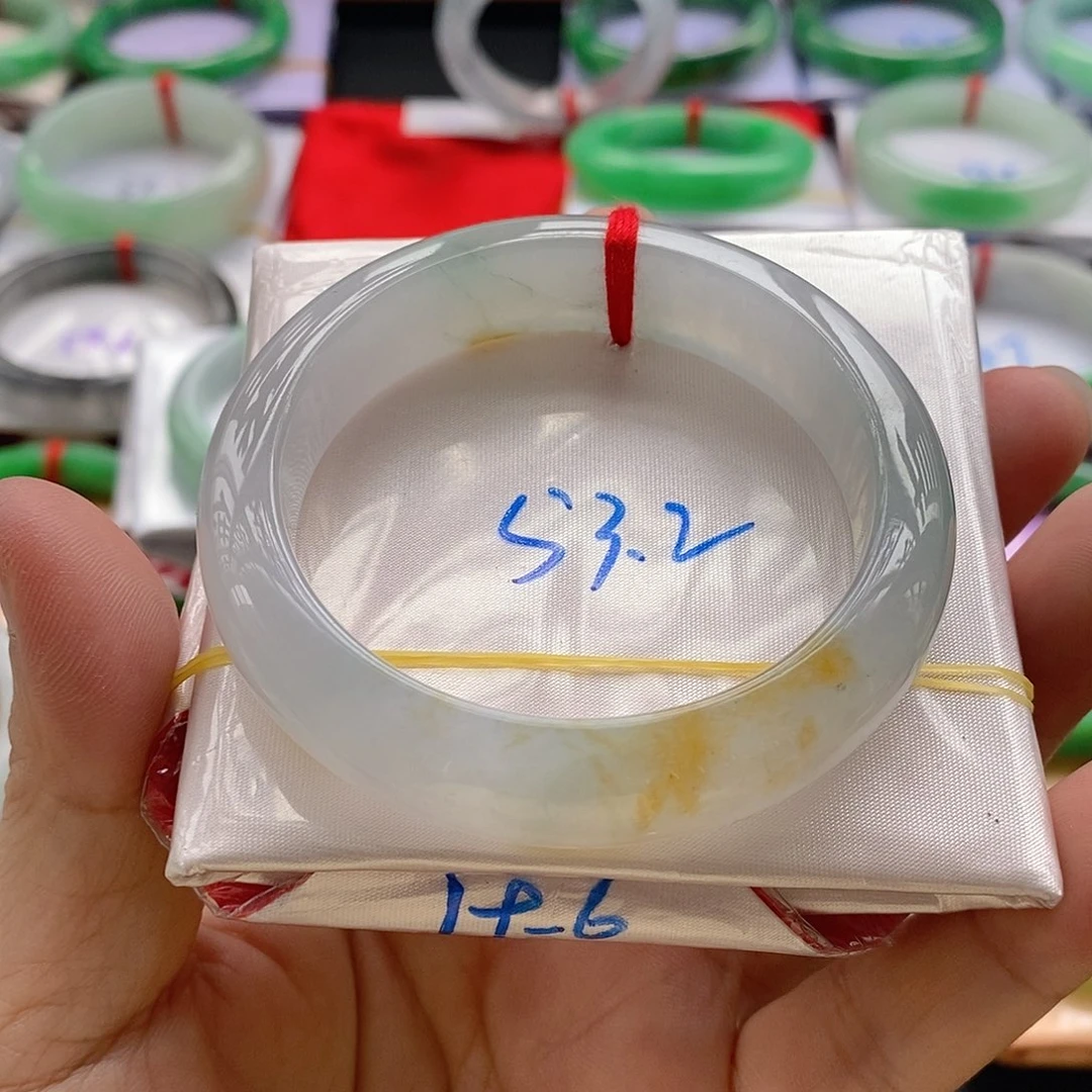 翡翠手镯未镶嵌1号