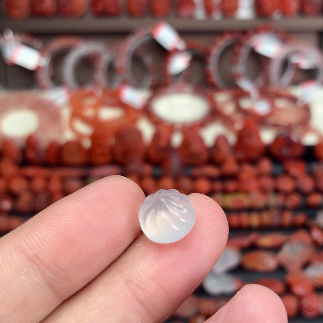 南红玛瑙未镶嵌颈饰包子