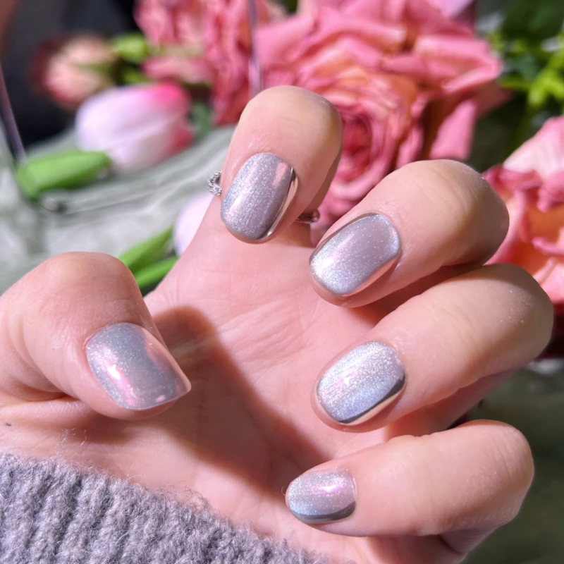 QY 绮遇  •『银』 纯手工穿戴甲 10片装 猫眼玻璃珠冰蓝显白短款