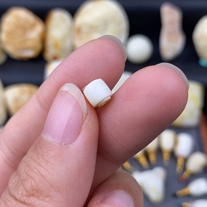 琥珀未镶嵌裸石6瓷白腊线束b312