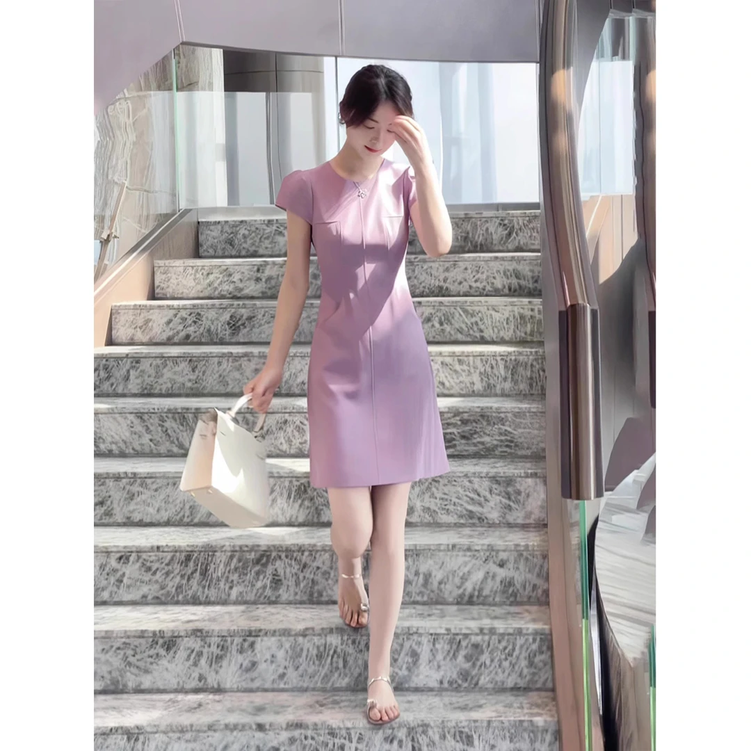 2025夏新款法式别致独特设计高级感连衣裙绝美收腰气质设计感裙子