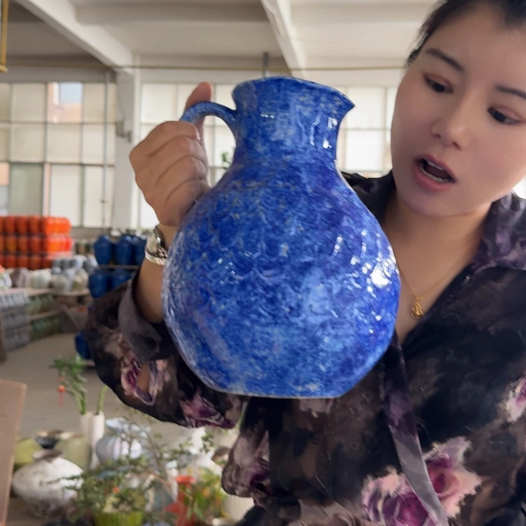 景德镇陶瓷花瓶高26口径9公分