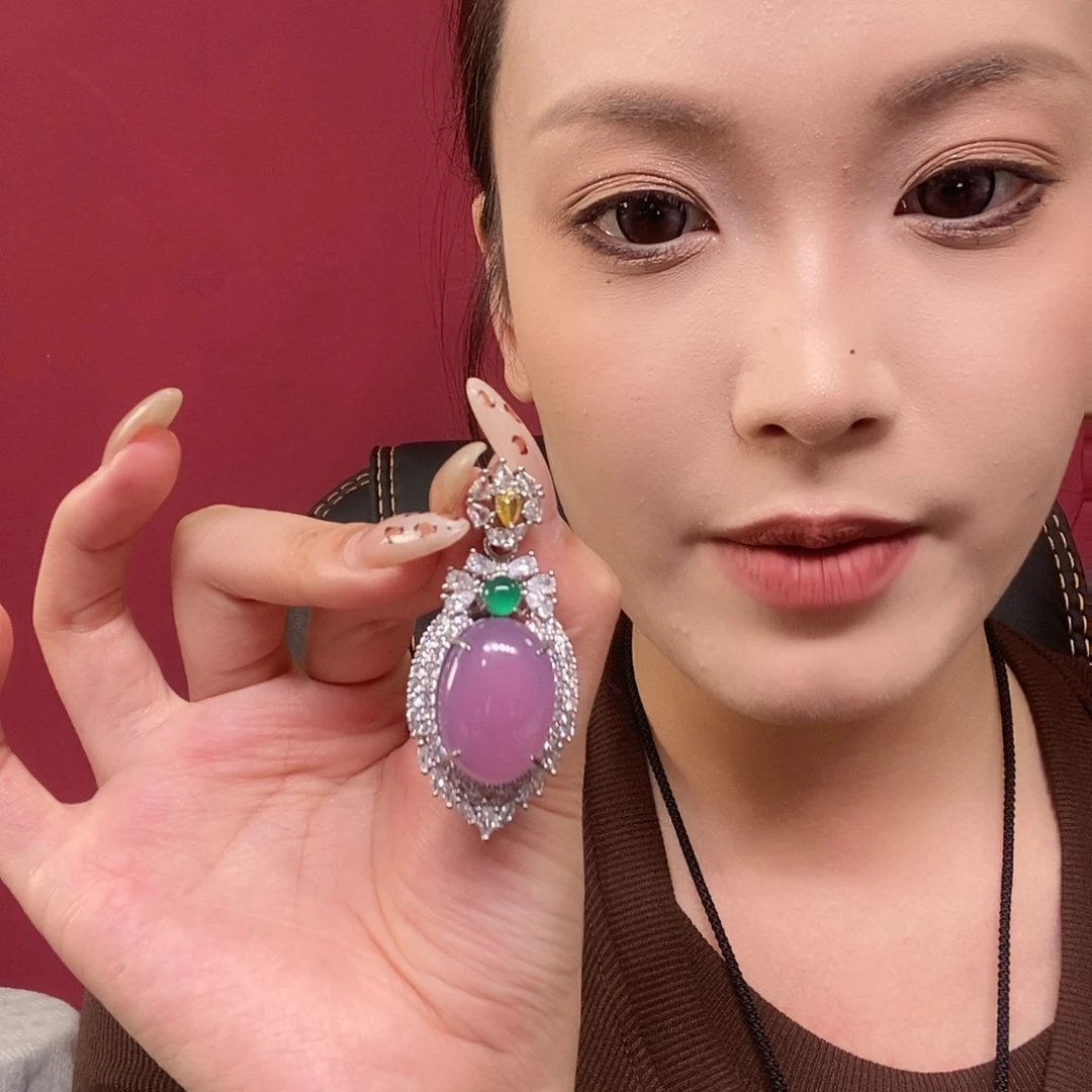 玛瑙/玉髓合金颈饰鸽子蛋吊坠